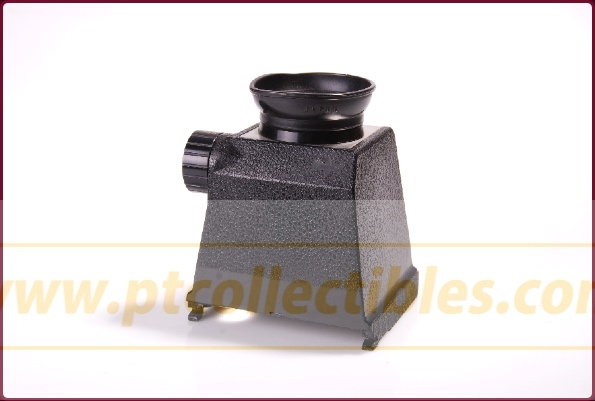 Mamiya C: magnifying hood